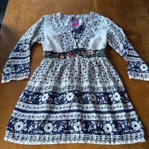 Johnny Was Embroidered Silk blue white Floral Tunic Top small s shirt blouse tie